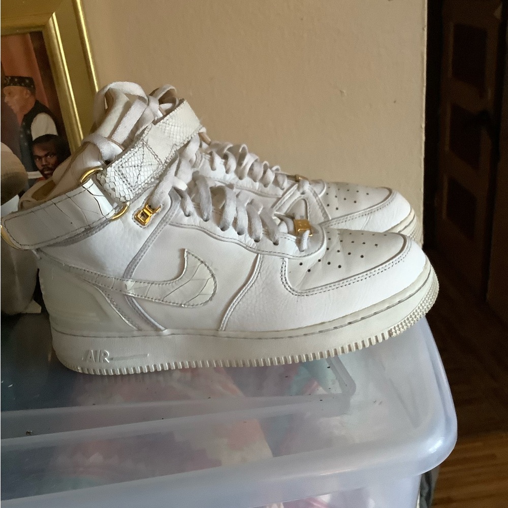 COPY - Nike White High-Top Athletic Shoes